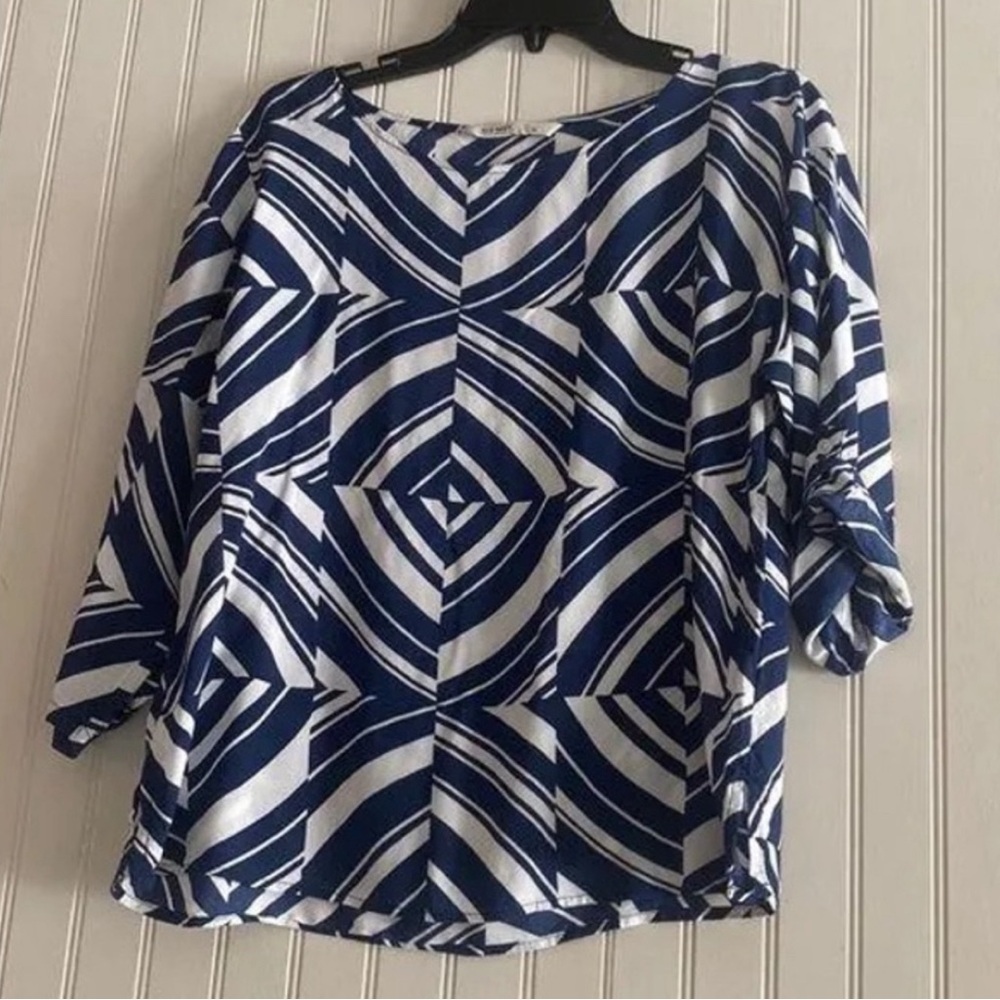 3 for $15 🌸 Old Navy Geometric Top sz M